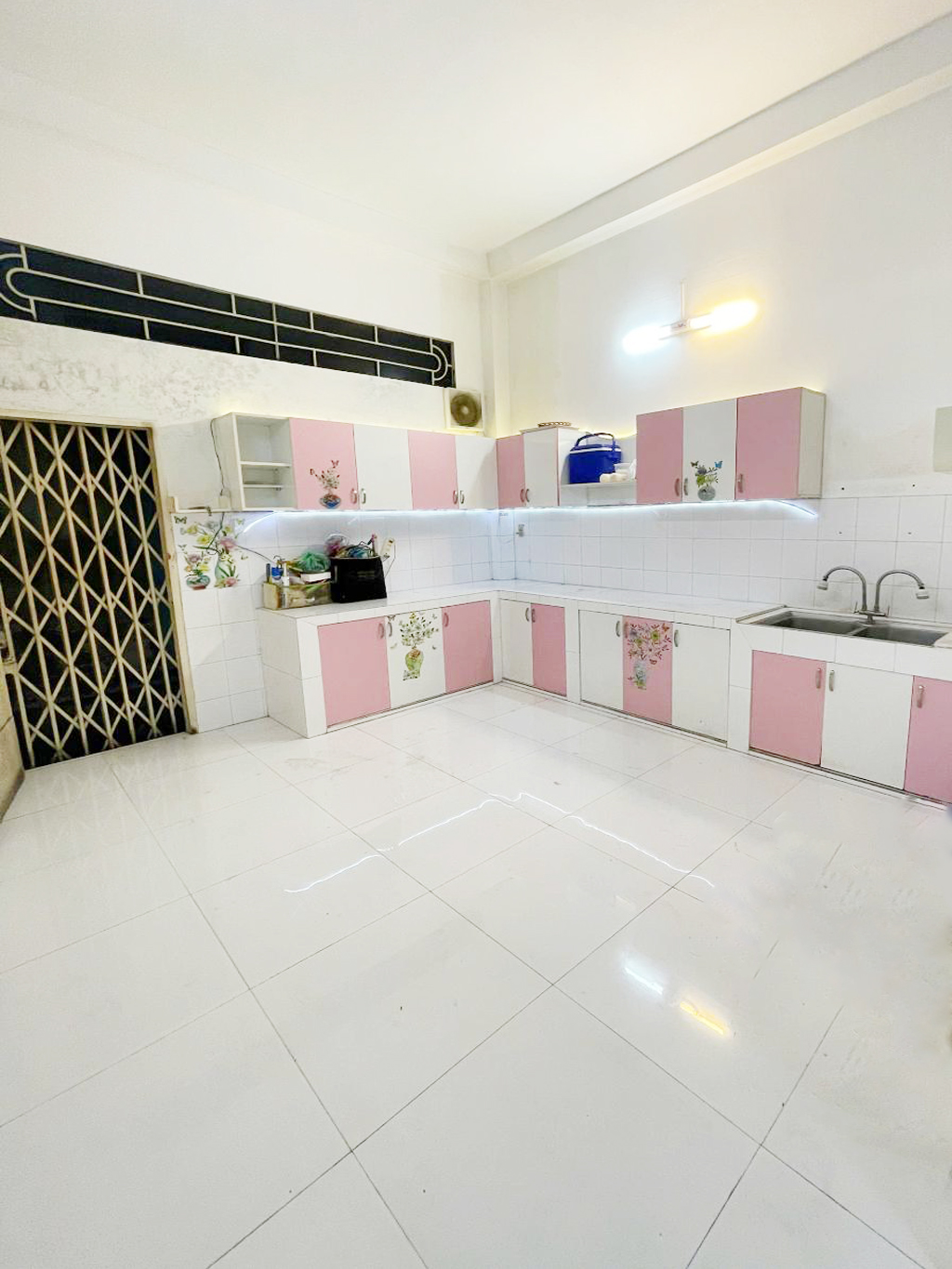 Hẻm xe tải  𝙇Ạ𝘾 𝙇𝙊𝙉𝙂 𝙌𝙐Â𝙉 , khu phân lô . - Ảnh 3